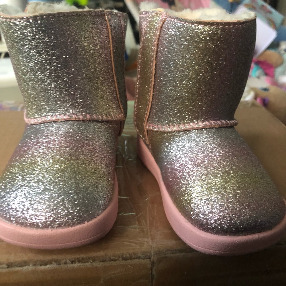 Ugg baby boots sz 2/3